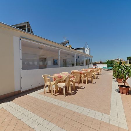 Hotel Taormina Riccione Esterno foto