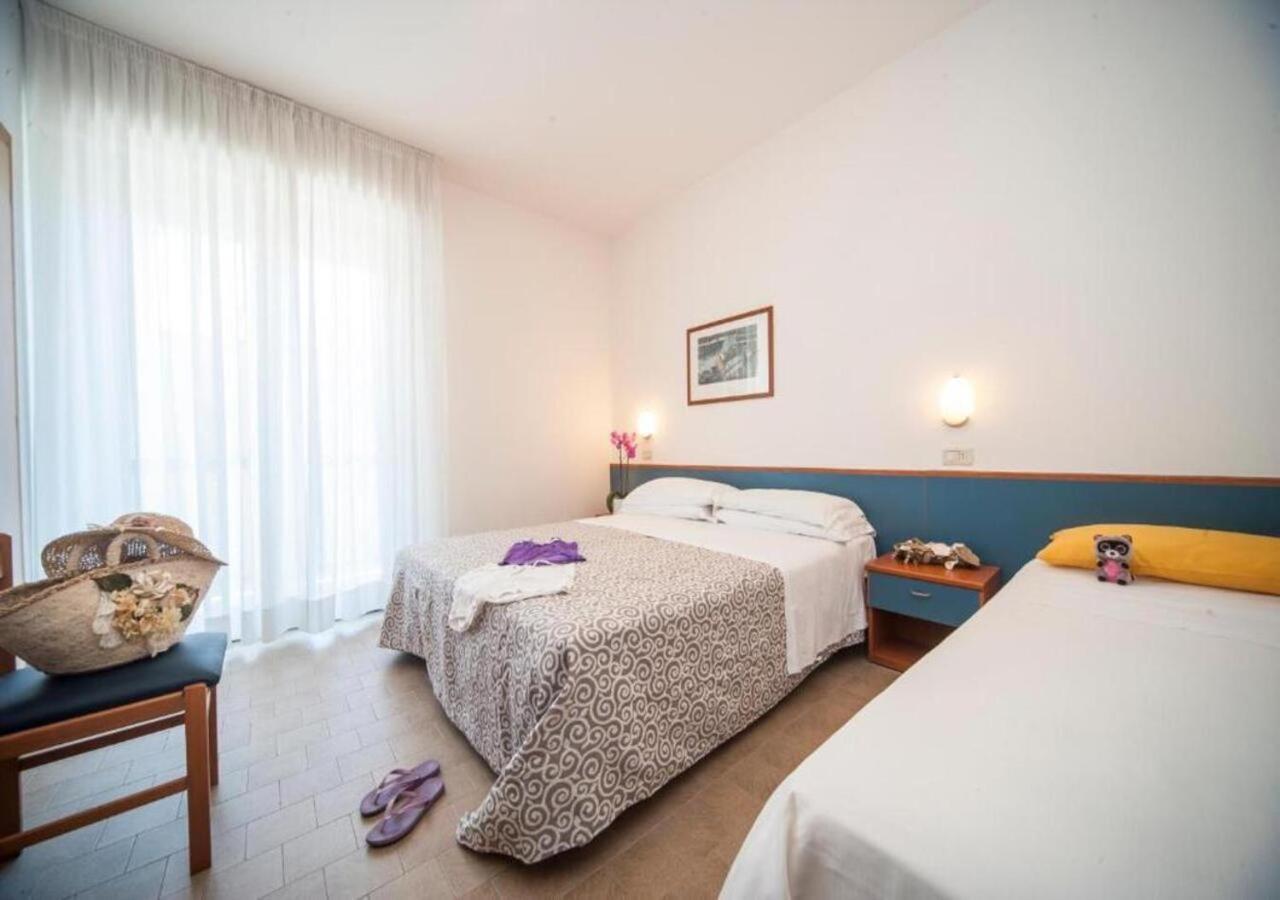 Hotel Taormina Riccione Esterno foto