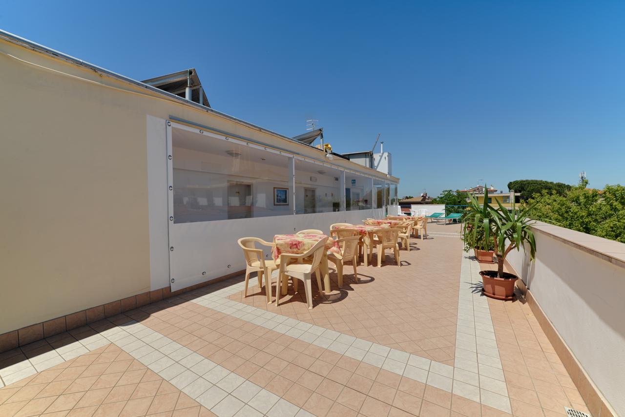 Hotel Taormina Riccione Esterno foto