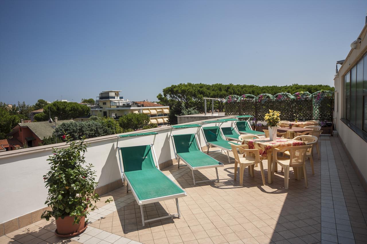 Hotel Taormina Riccione Esterno foto