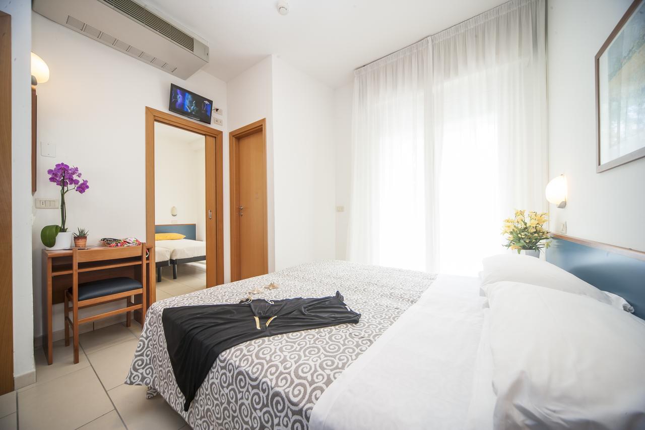 Hotel Taormina Riccione Esterno foto