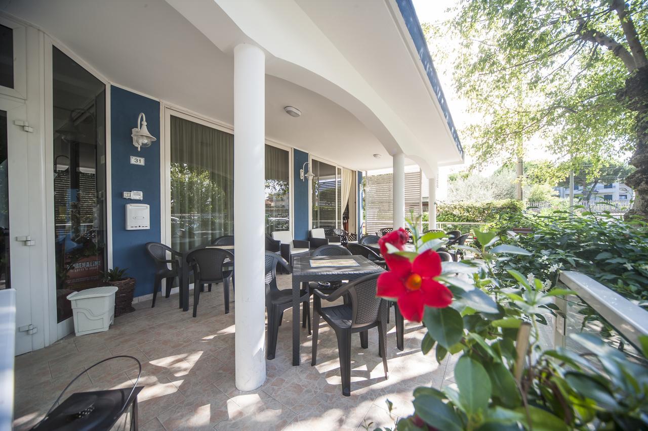 Hotel Taormina Riccione Esterno foto