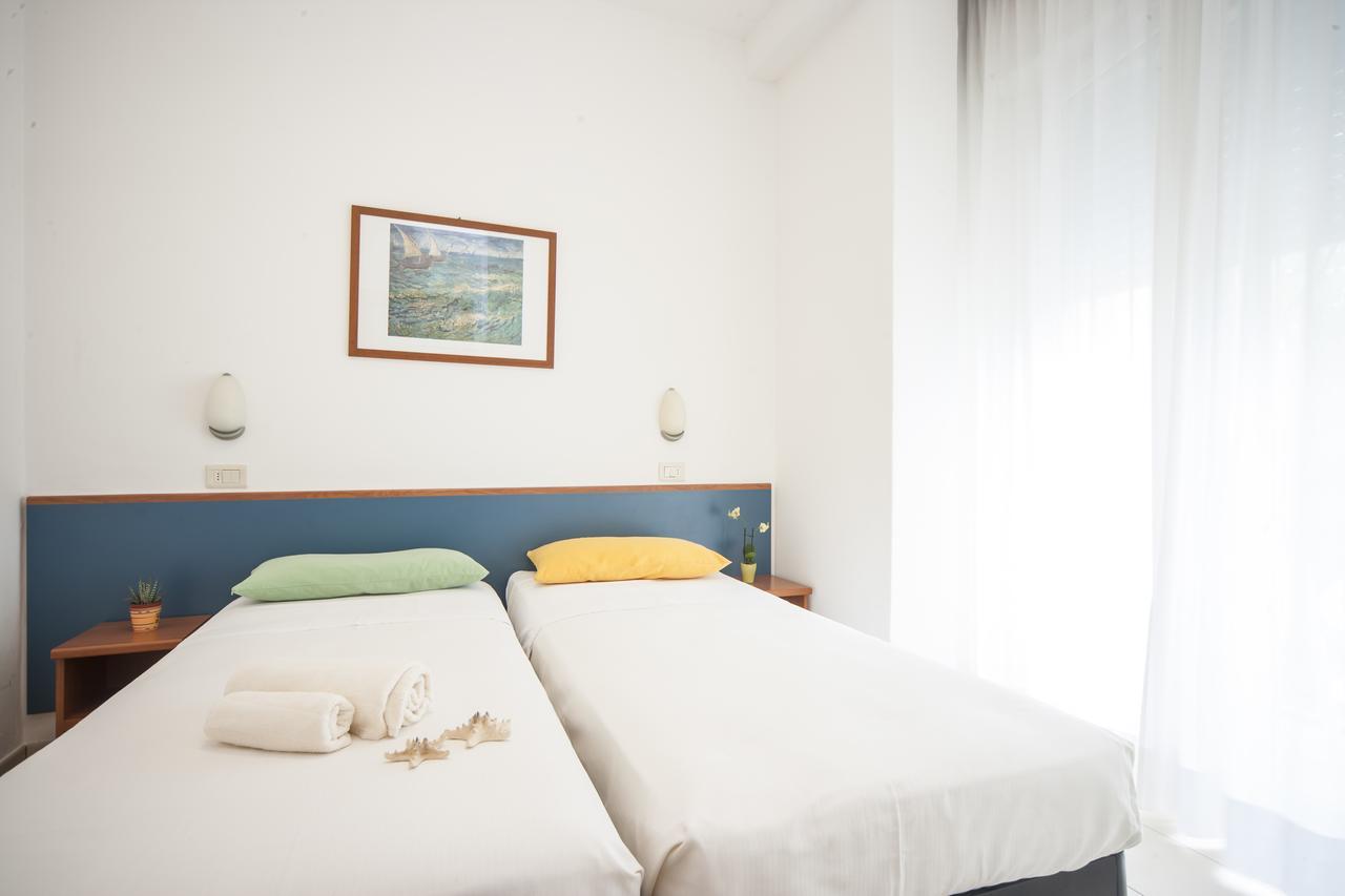 Hotel Taormina Riccione Esterno foto