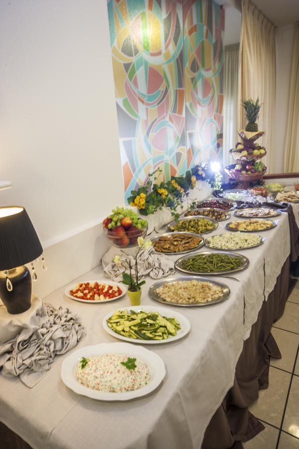 Hotel Taormina Riccione Esterno foto