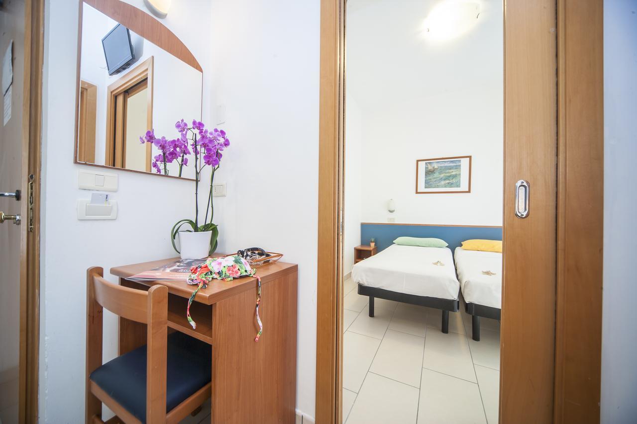 Hotel Taormina Riccione Esterno foto