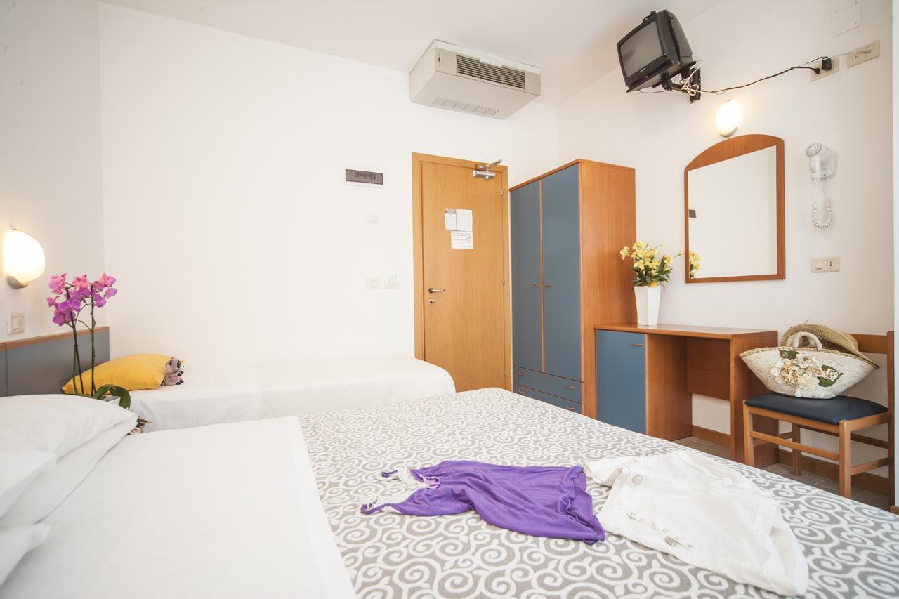 Hotel Taormina Riccione Esterno foto