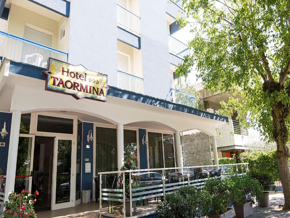 Hotel Taormina Riccione Esterno foto